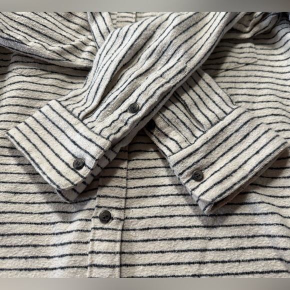 Madewell Sunday Flannel Shirt in Mick Stripe Oversized Textured Women’s Medium - Picture 5 of 6